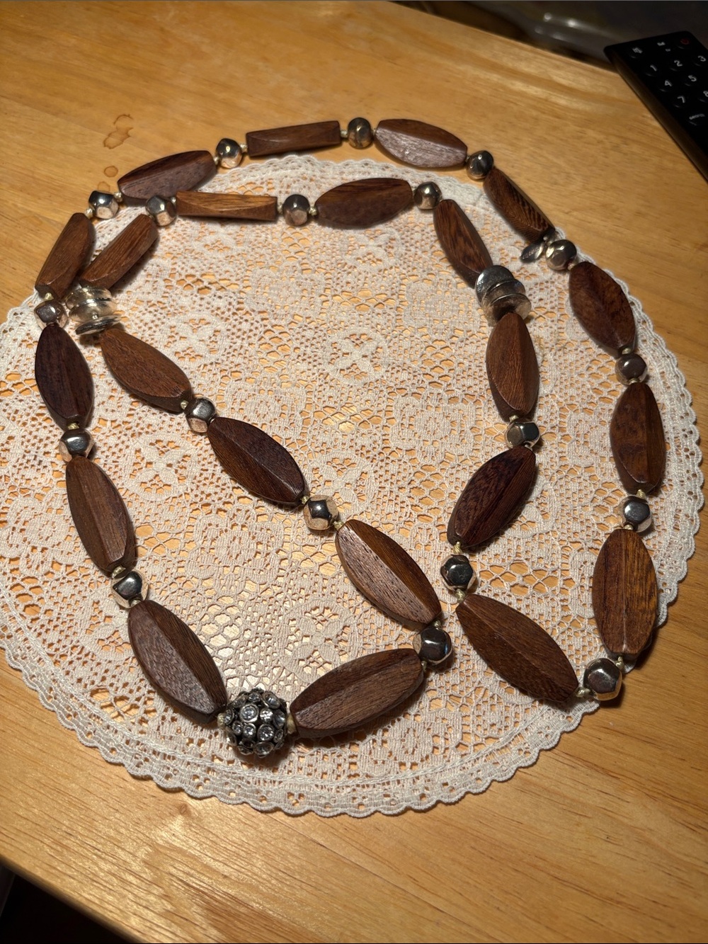0192) Chico’s wood necklace